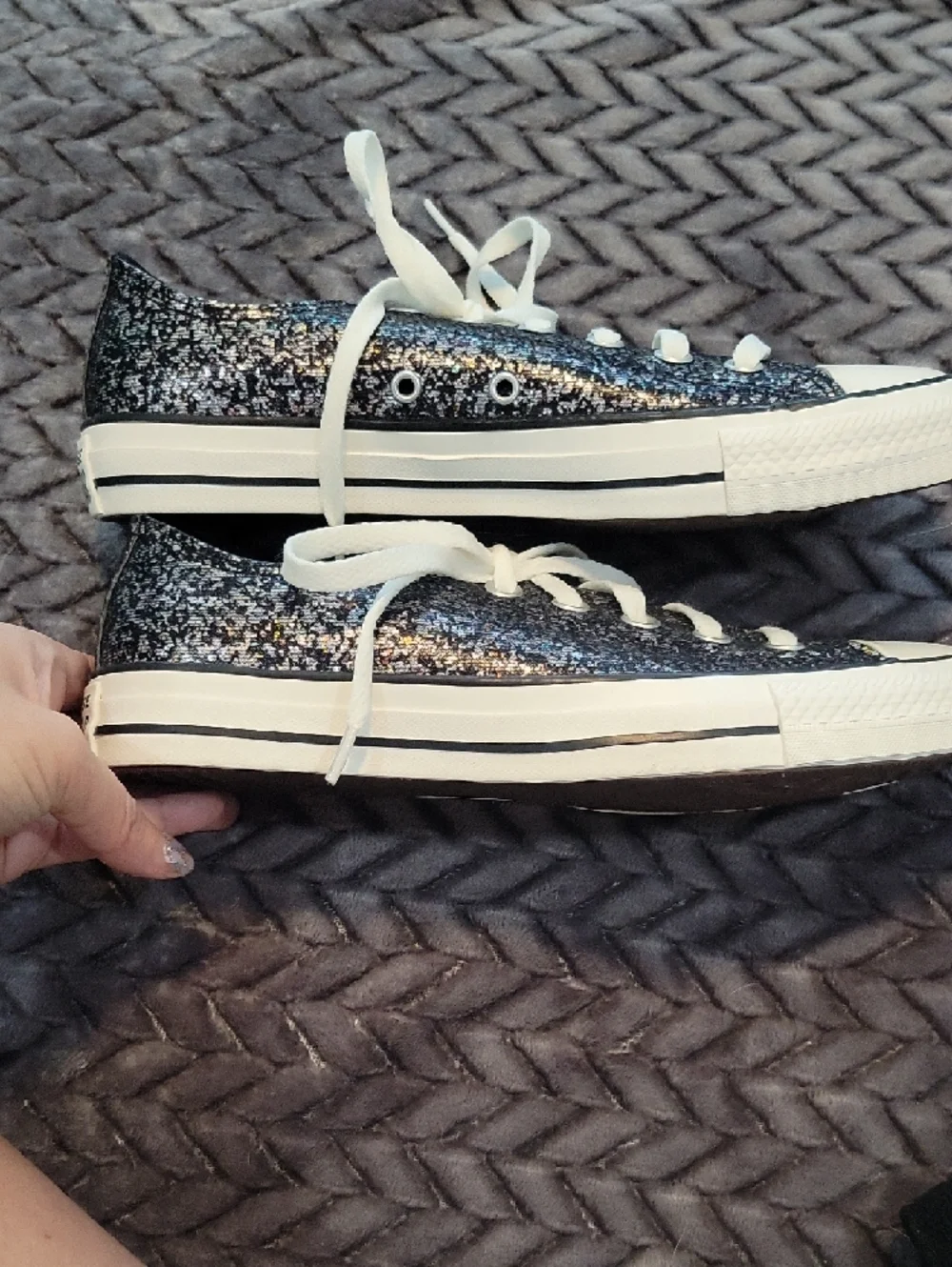 Converse Black Glitter Low-Top Sneakers with White Laces - Picture 4 of 10